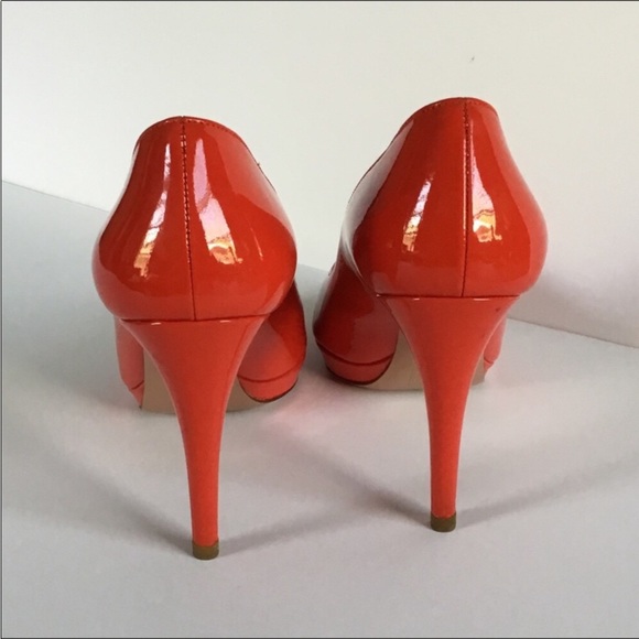 PRADA - Picture 4 of 15